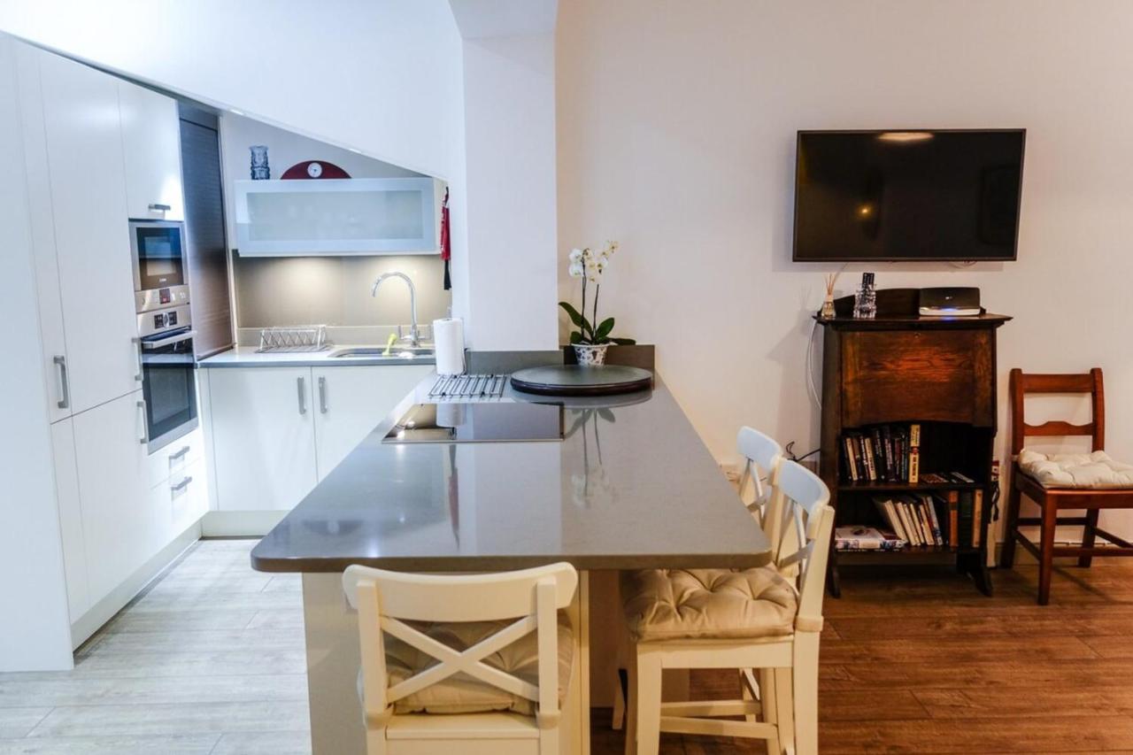 Apartamento Quiet Ground Floor Mews Flat And Parking Edimburgo Exterior foto